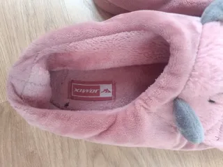 Zapatillas rosas de casa con diseño de cerdo
