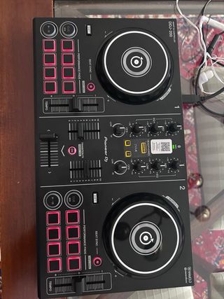 Controladora DJ Pioneer DDJ-200