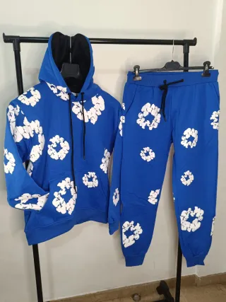 Conjunto Chándal Azul con Estampado Blanco
