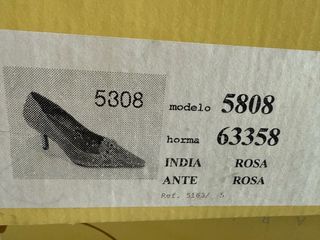 Zapatos finos rosas con cadena