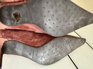 Zapatos finos rosas con cadena