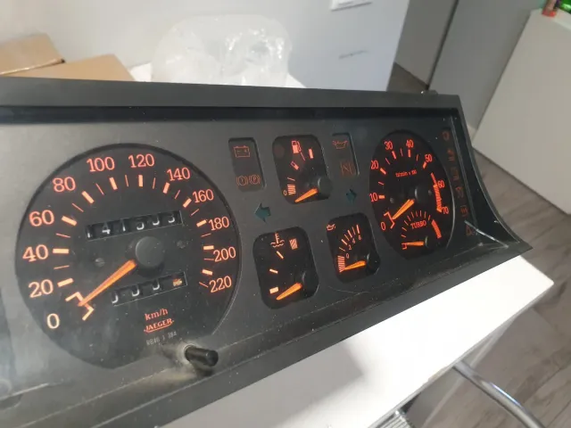 Cuadro instrumentos Renault 5 GT Turbo restaurando