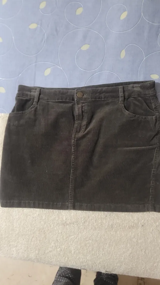 Falda de pana marrón