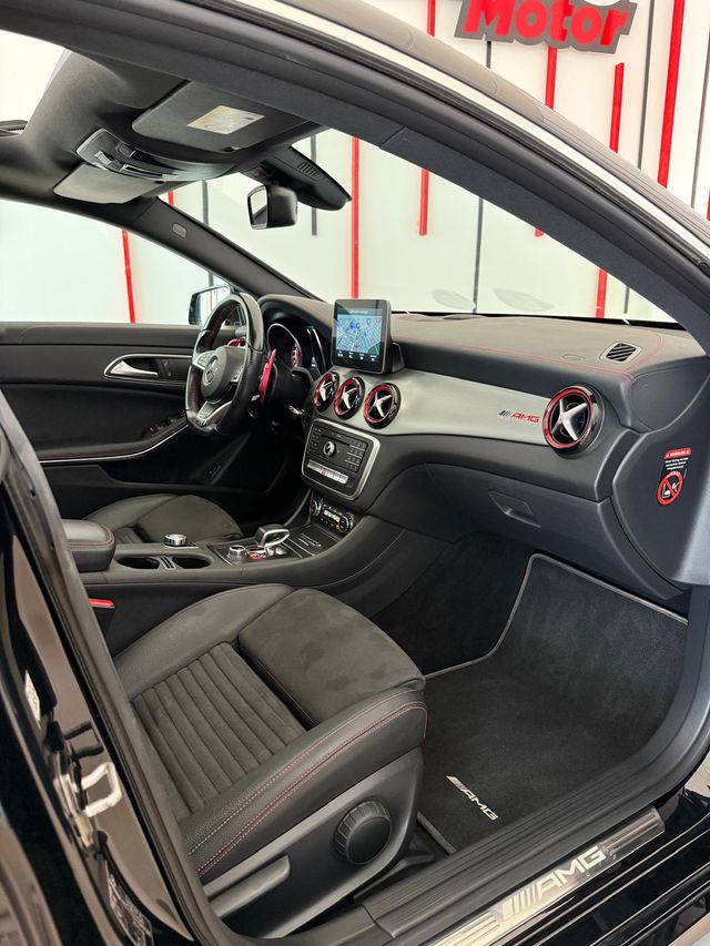 Mercedes-Benz Clase CLA45AMG 381cv 4-Matic Año2017