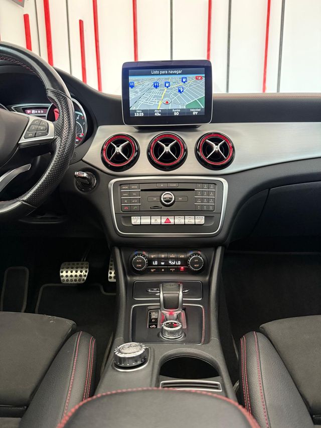 Mercedes-Benz Clase CLA45AMG 381cv 4-Matic Año2017