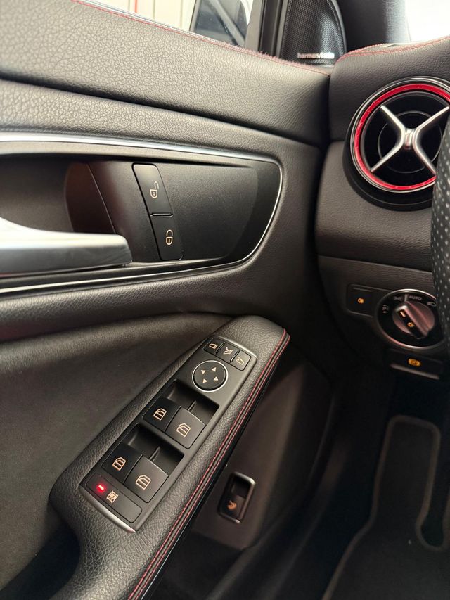 Mercedes-Benz Clase CLA45AMG 381cv 4-Matic Año2017