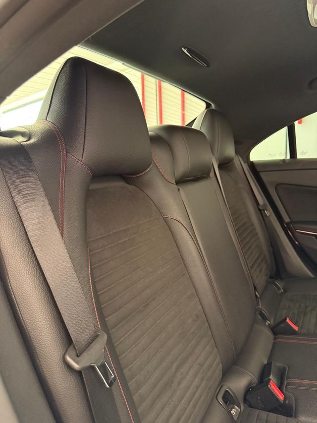 Mercedes-Benz Clase CLA45AMG 381cv 4-Matic Año2017