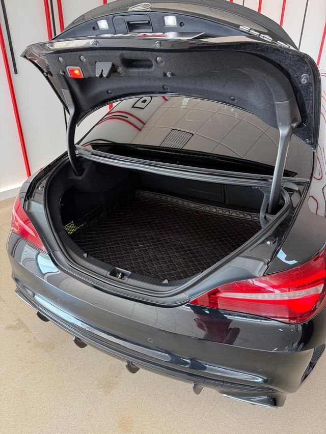 Mercedes-Benz Clase CLA45AMG 381cv 4-Matic Año2017