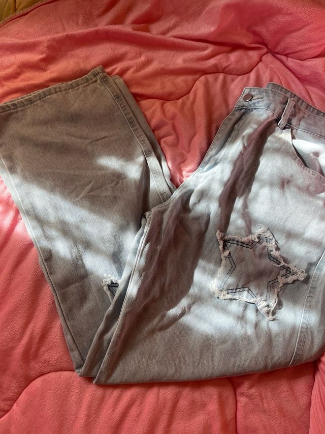 Jeans anchos con estrellas