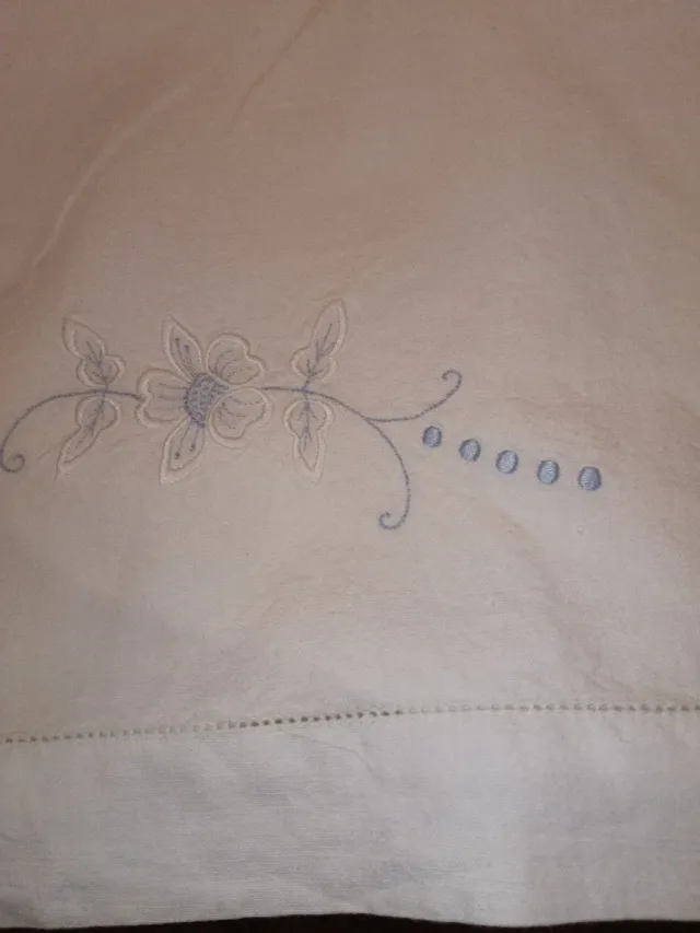 Juego de sábanas azul y blanco