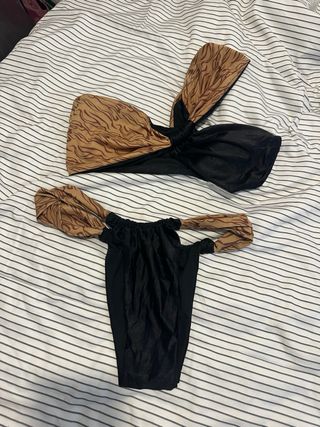 Bikini negro y marrón con estampado