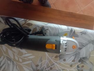 Amoladora angular 115 mm 750 W Titan