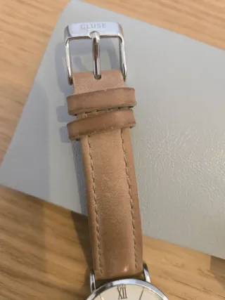 Reloj Cluse Beige y Plateado