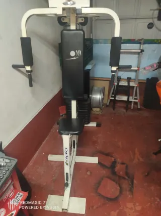 Máquina de gimnasio multifunción