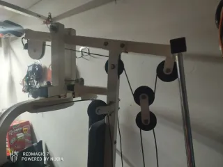 Máquina de gimnasio multifunción