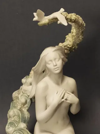 Escultura Lladró Mujer El Vuelo