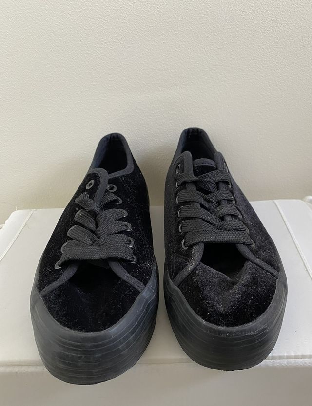 Zapatillas de terciopelo negras