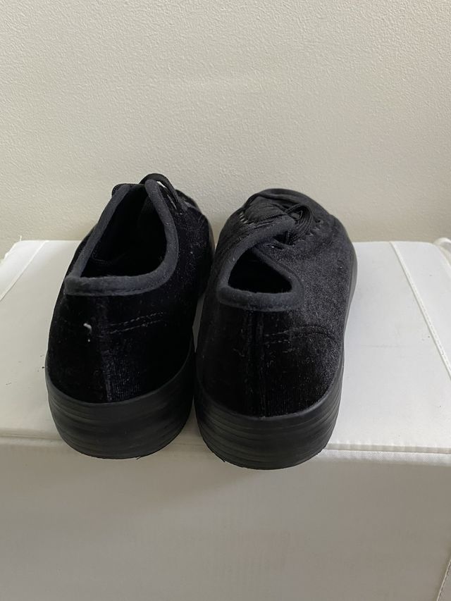 Zapatillas de terciopelo negras