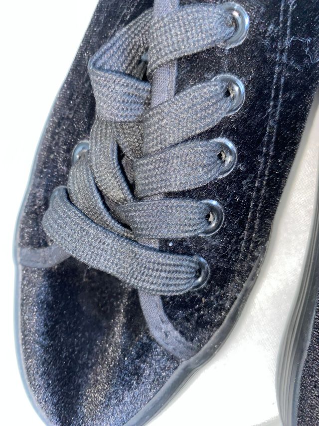 Zapatillas de terciopelo negras