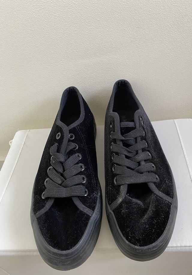 Zapatillas de terciopelo negras