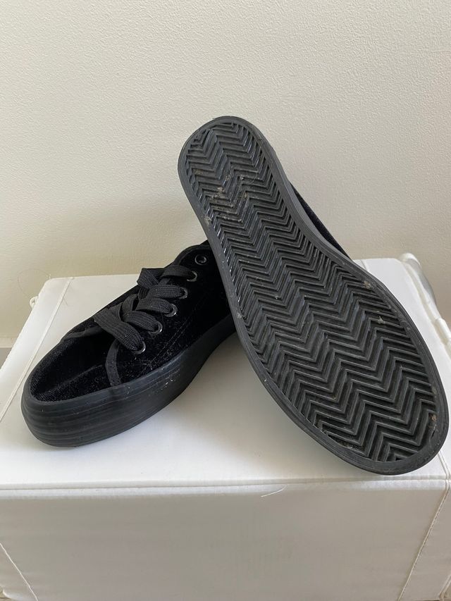 Zapatillas de terciopelo negras