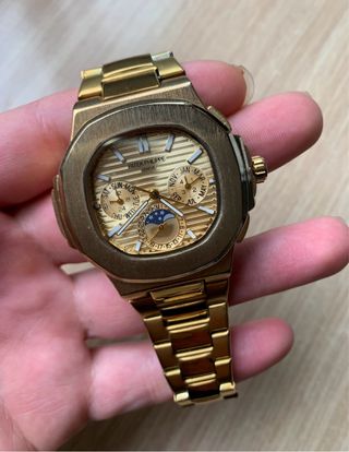 Reloj Dorado