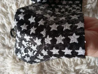 Top brillante estrellas negro y blanco