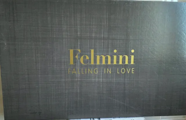 Botas altas de piel negras con hebillas