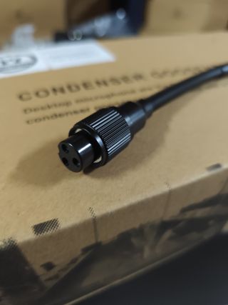 808 Base sobremesa UHF + cuello ganso 550-630 MHz