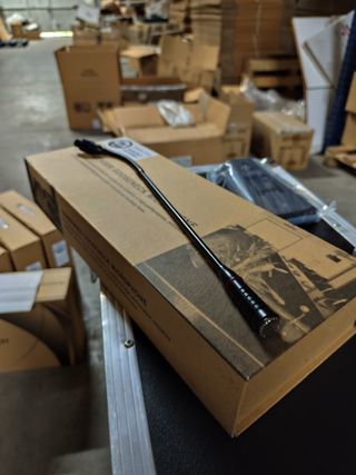 808 Base sobremesa UHF + cuello ganso 550-630 MHz