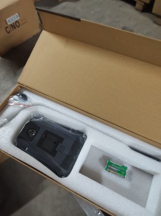 808 Base sobremesa UHF + cuello ganso 550-630 MHz