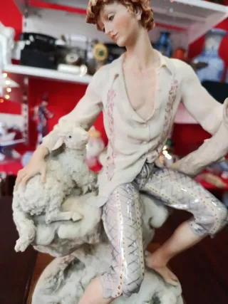 Figura Capodimonte pastor con oveja