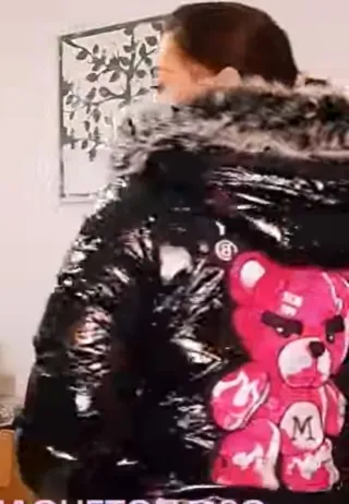 Chaquetón osito negro y rosa