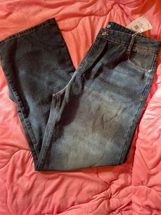 Pantalones vaqueros azules de campana