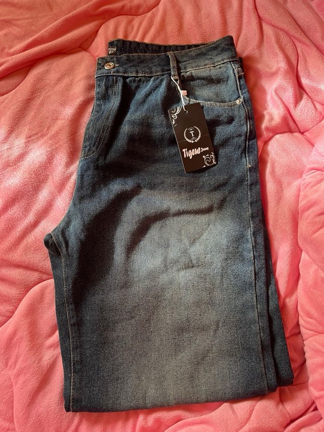 Pantalones vaqueros azules de campana