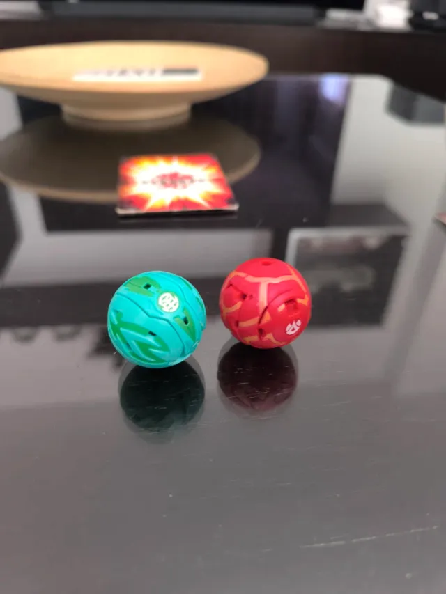 Lote Bakugan Originais - Figuras e Cartas