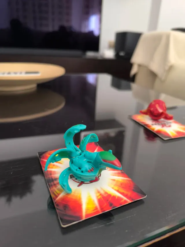 Lote Bakugan Originais - Figuras e Cartas