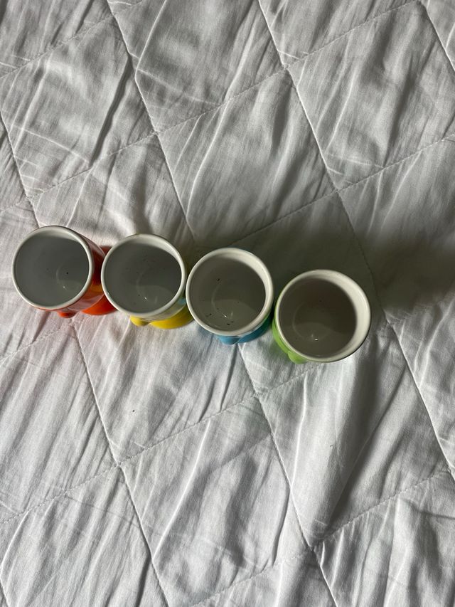 Set 4 Porta Huevos Cerámica Caras Divertidas