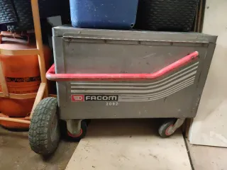 Armario de herramientas Facom con ruedas