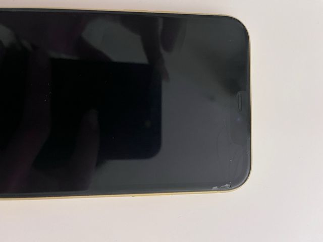 Iphone 11 Amarillo 64GB