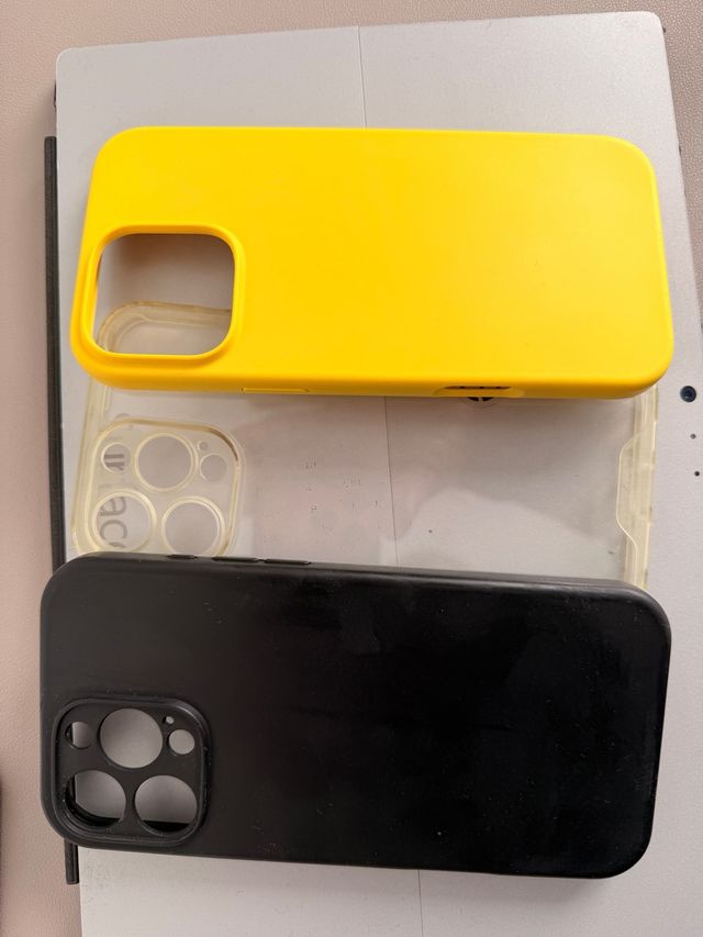 Fundas iPhone 16 Pro Max (Amarilla y Negra)