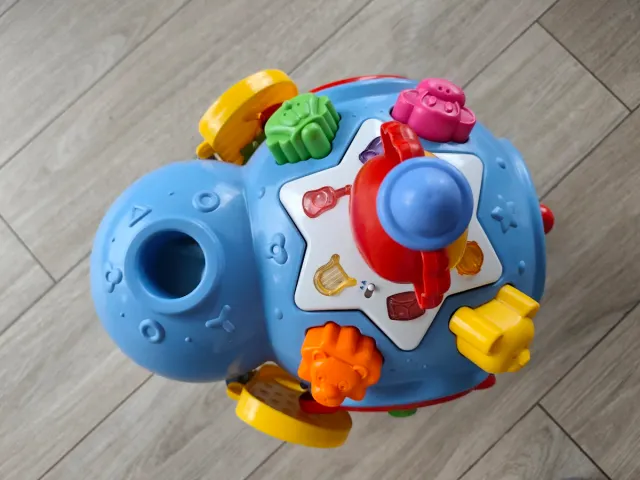 Elefante de juguete educativo