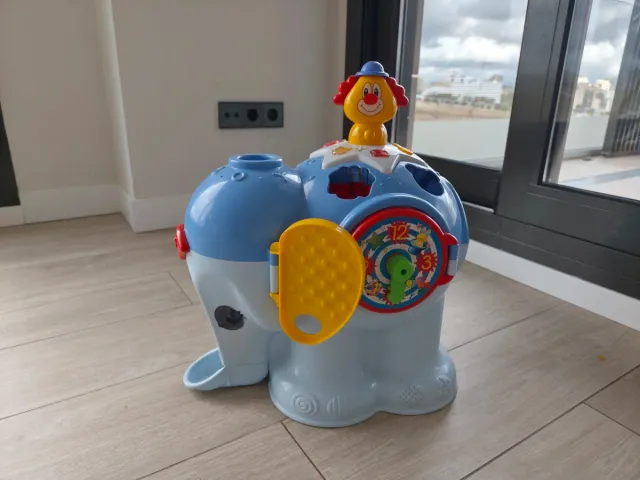 Elefante de juguete educativo