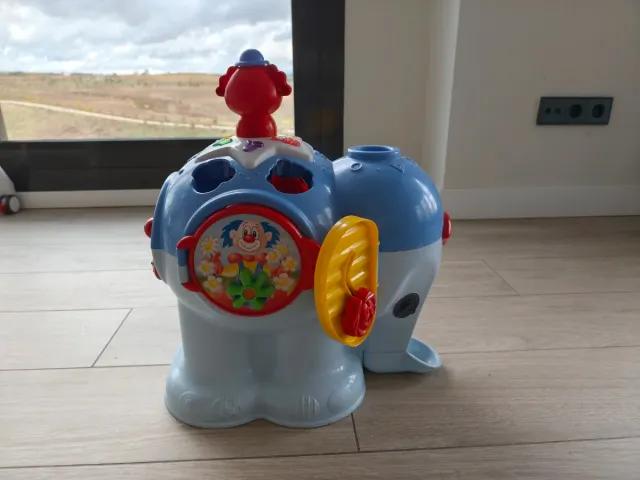Elefante de juguete educativo