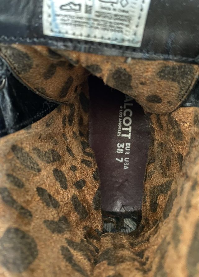 Botas granates con cordones