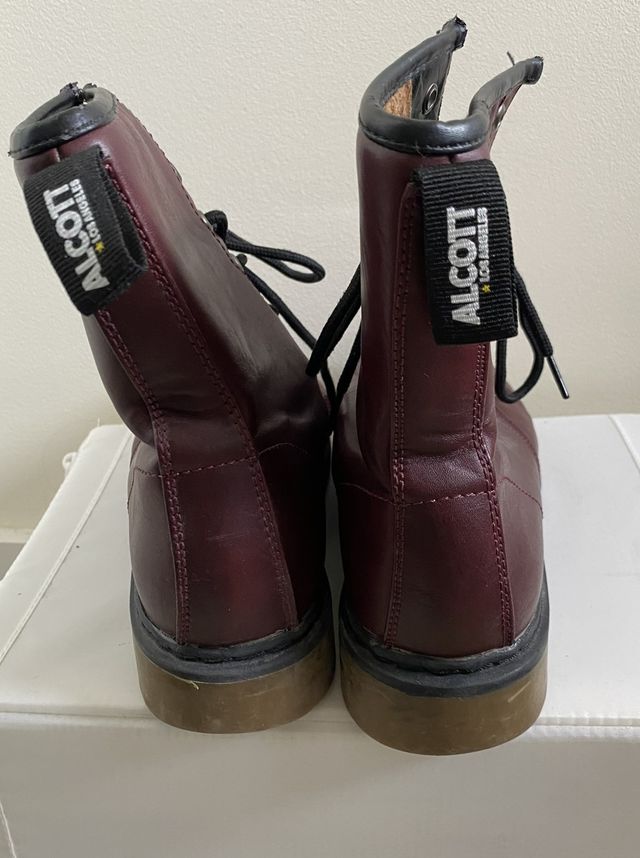 Botas granates con cordones