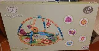 Parque de atividades para bebé com brinquedos