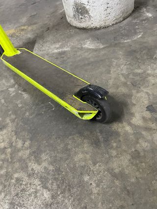 Patinete Decathlon Amarillo