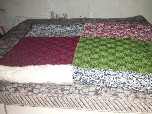 Mantas tejidas a mano (2 unidades)