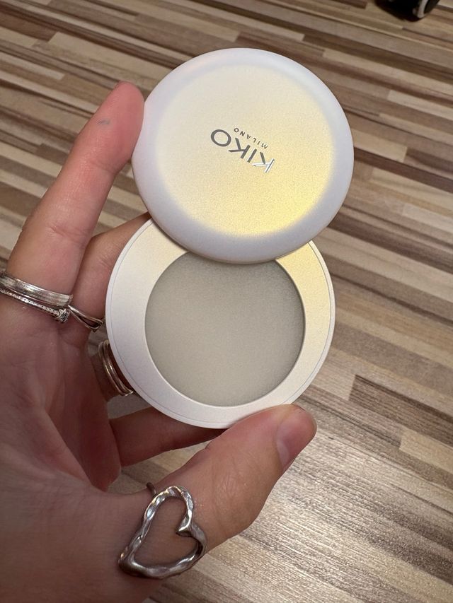 Perfume Sólido Kiko Milano Dorado y Blanco